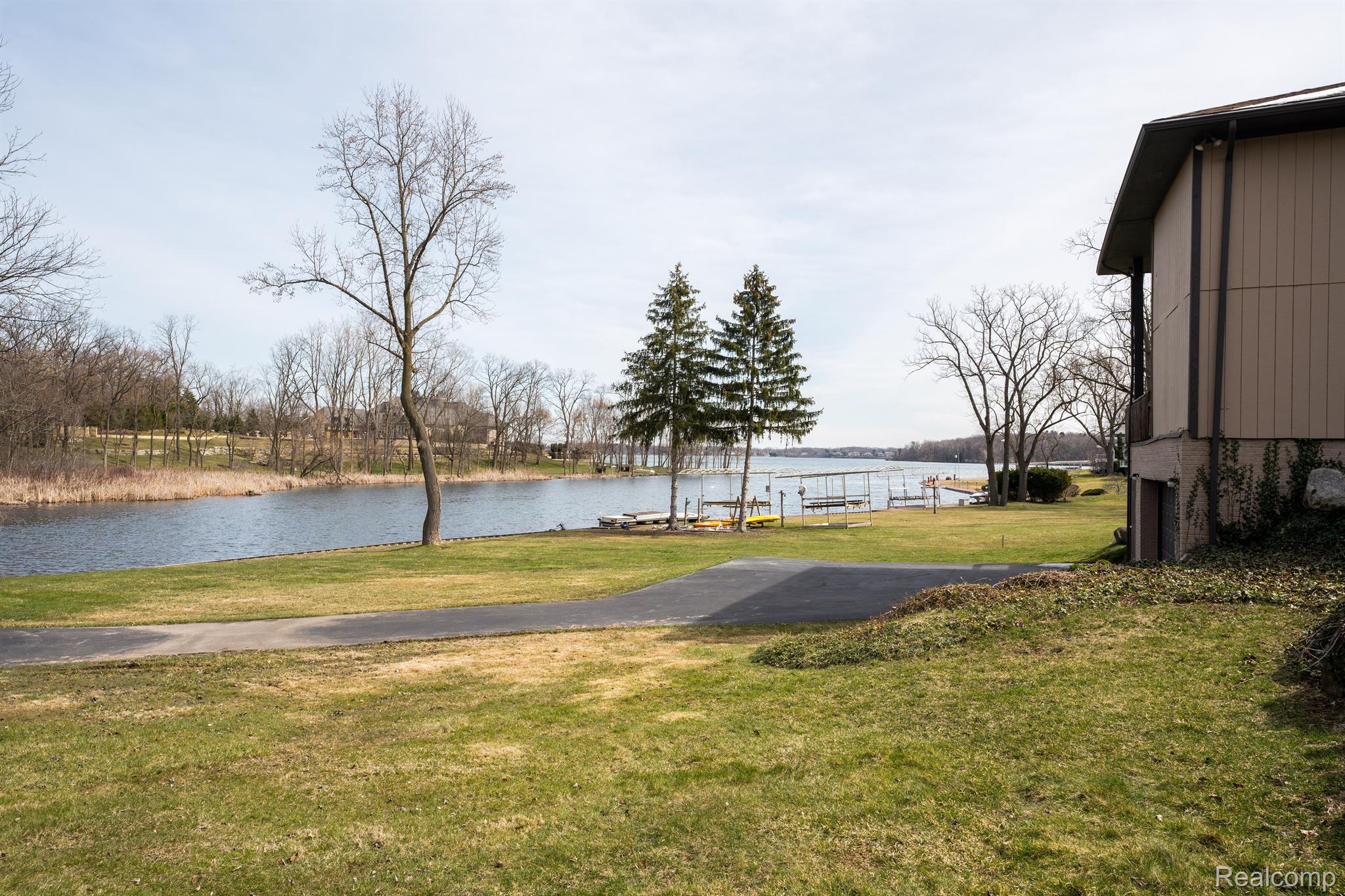 4851 Commerce Road West Bloomfield, MI 48324 - Photo 52 of 71 Gallery Image 52