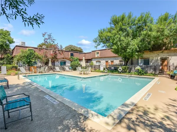 $975 | 7801 Shoal Creek Boulevard, Unit 144, Austin, TX 78757