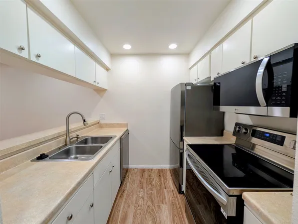 $975 | 7801 Shoal Creek Boulevard, Unit 144, Austin, TX 78757