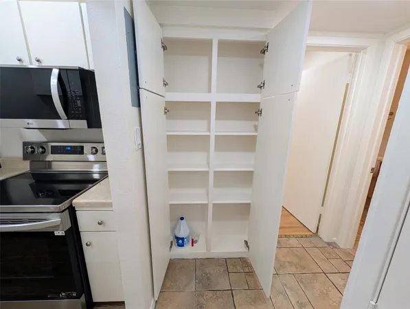 $975 | 7801 Shoal Creek Boulevard, Unit 144, Austin, TX 78757