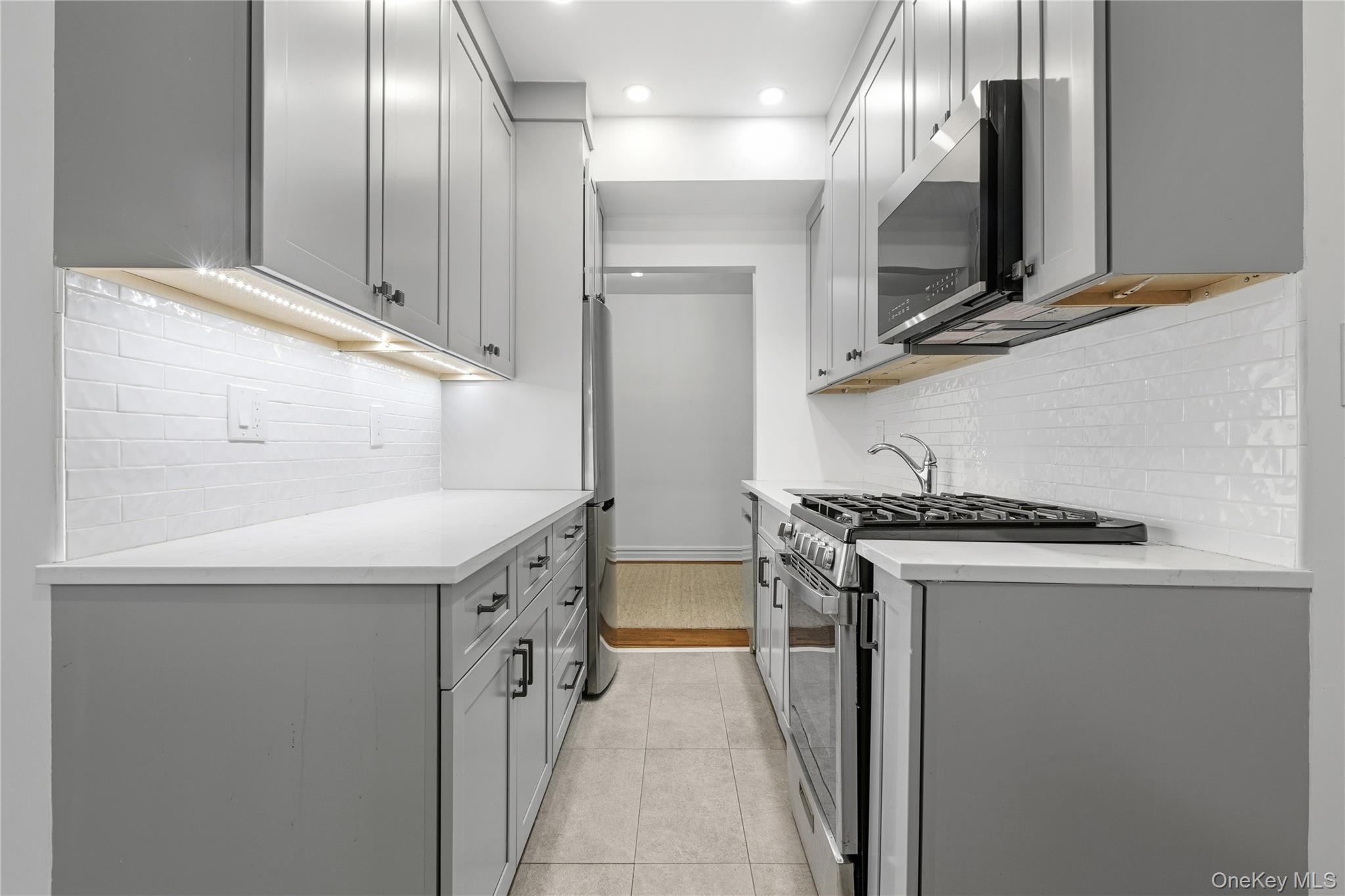 824 Palmer Road, Unit 2D Bronxville, NY 10708 - Photo 8 of 21
