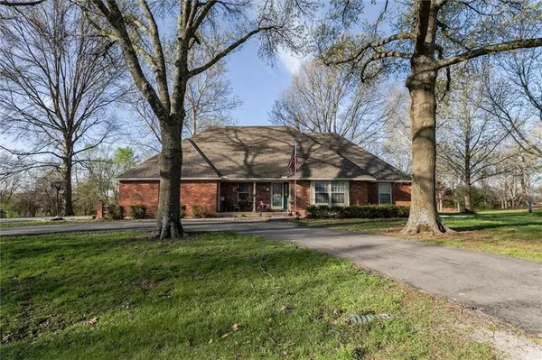 $445,000 | 11 South Skyline Drive, Adrian, MO 64720