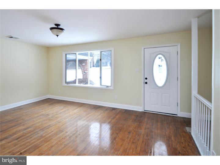 557 McCarty Drive Furlong, PA 18925 - Photo 20 of 24 Living Room