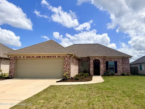 $290,000 | 704 Cottonwood Way, Pearl, MS 39208