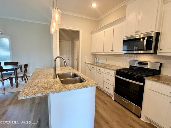 $290,000 | 704 Cottonwood Way, Pearl, MS 39208