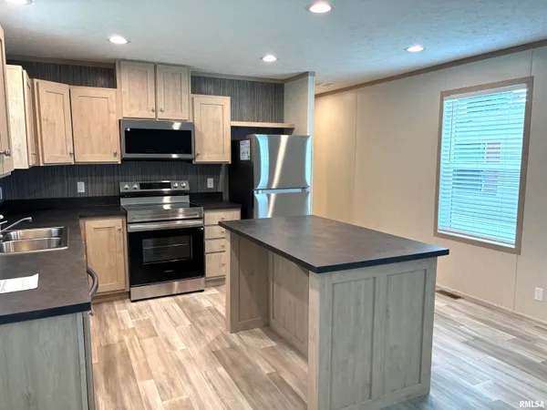 $75,900 | 1515 North Lincoln Avenue, Unit 68, Springfield, IL 62702