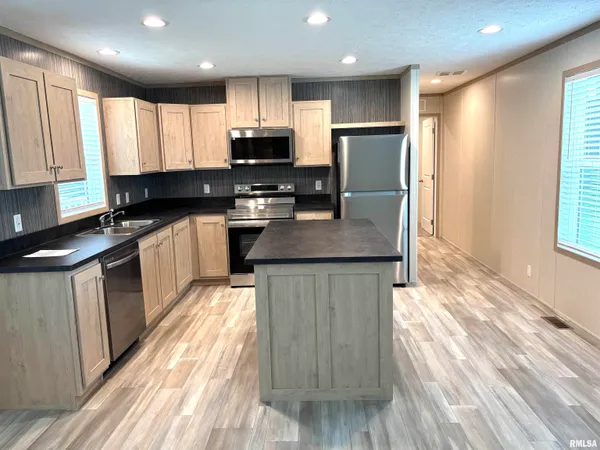 $75,900 | 1515 North Lincoln Avenue, Unit 68, Springfield, IL 62702