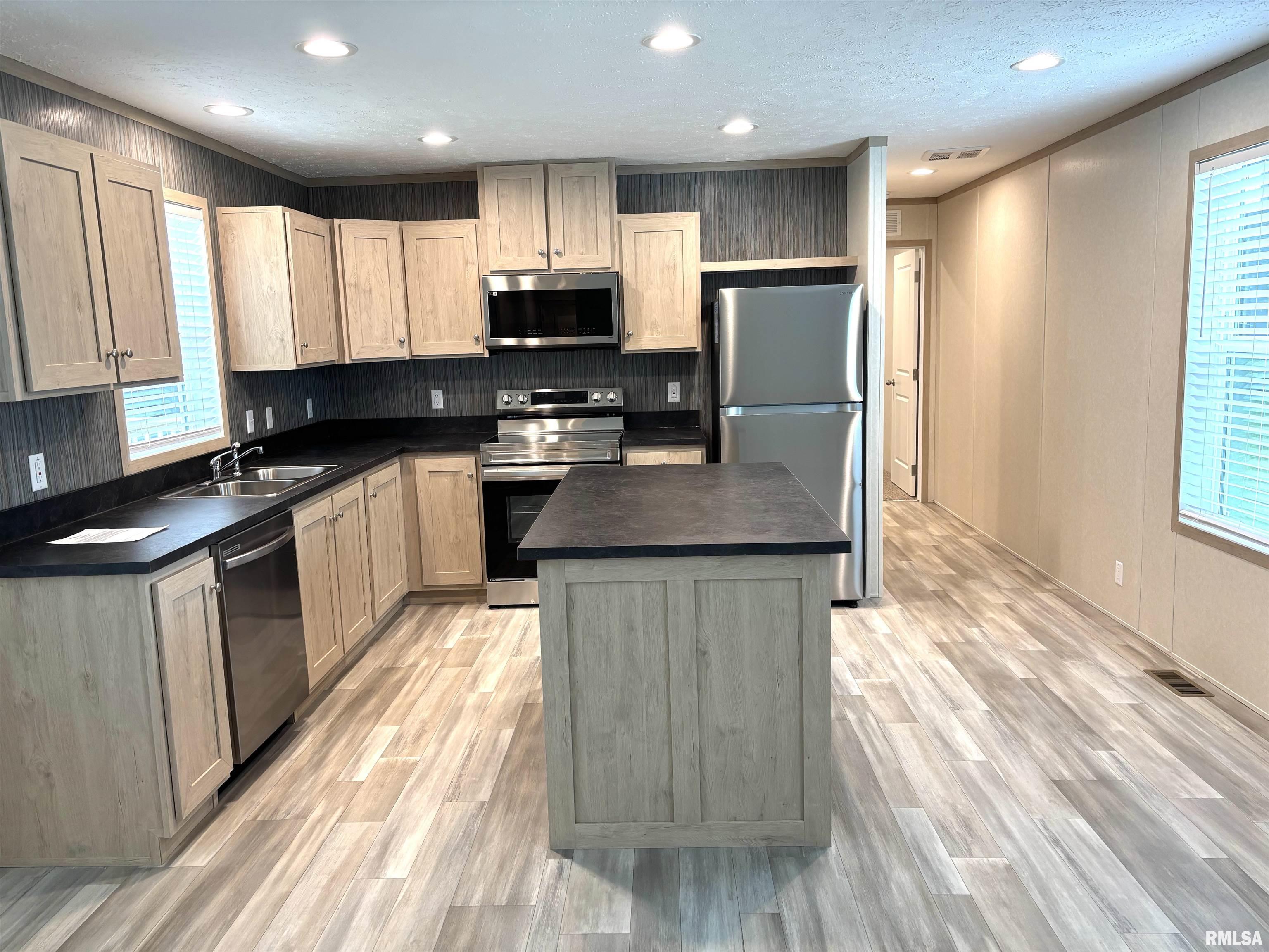 1515 North Lincoln Avenue, Unit 68 Springfield, IL 62702 - Photo 9 of 31