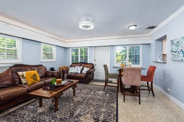 $4,000 | 145 Southeast 3rd Avenue, Boynton Beach, FL 33435