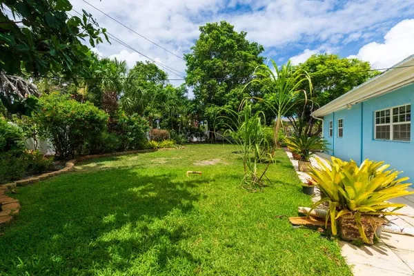 $4,000 | 145 Southeast 3rd Avenue, Boynton Beach, FL 33435