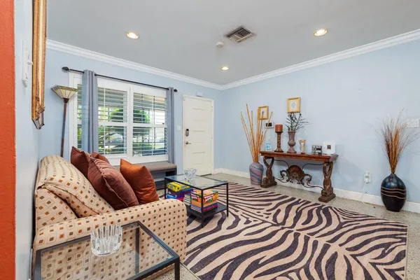 $4,000 | 145 Southeast 3rd Avenue, Boynton Beach, FL 33435