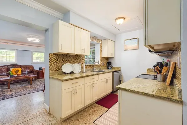 $4,000 | 145 Southeast 3rd Avenue, Boynton Beach, FL 33435