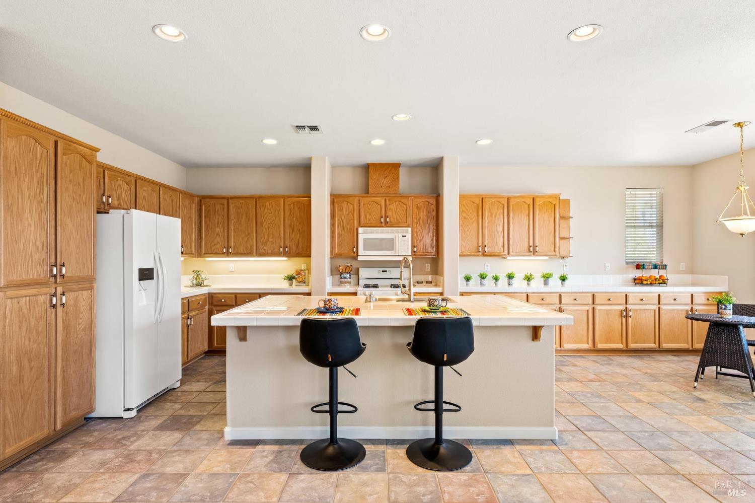 347 Canyon Spring Drive Rio Vista, CA 94571 - Photo 7 of 60 kitchen with plenty of cabinets and counter space