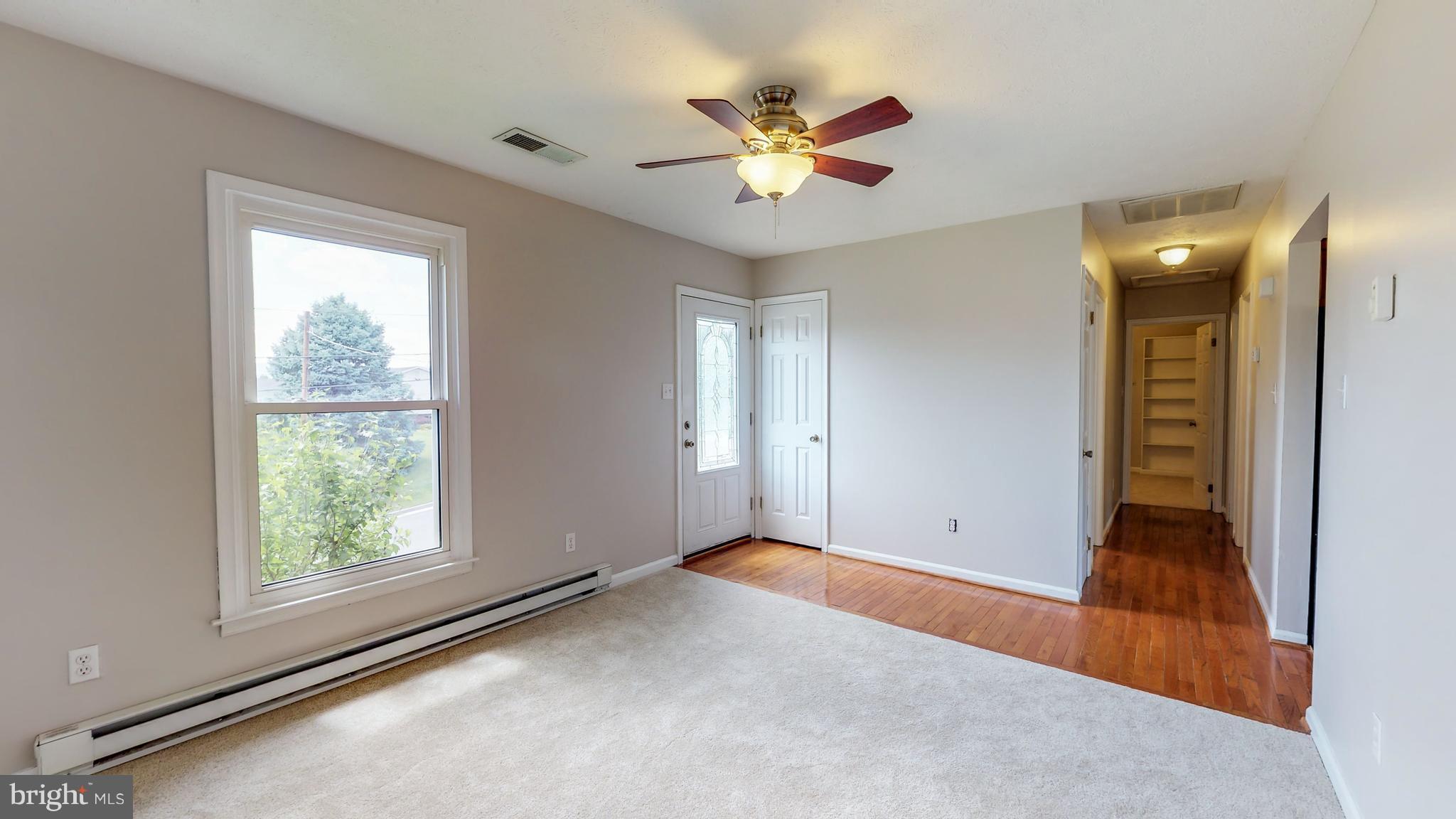 2 Ridge Road Front Royal, VA 22630 - Photo 10 of 24 Living Room