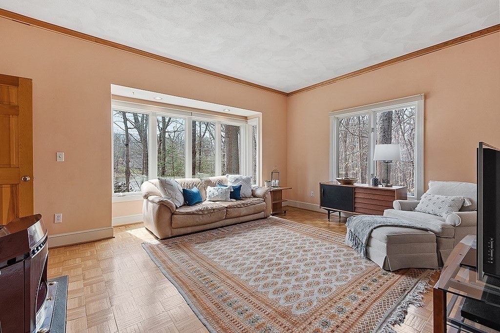 9 Oak Meadow Road Lincoln, MA 01773 - Photo 12 of 41 Gallery Image 12