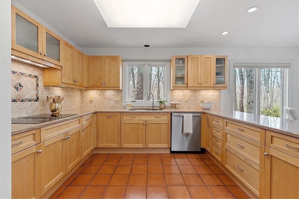 9 Oak Meadow Road Lincoln, MA 01773 - Photo 15 of 41 Gallery Image 15