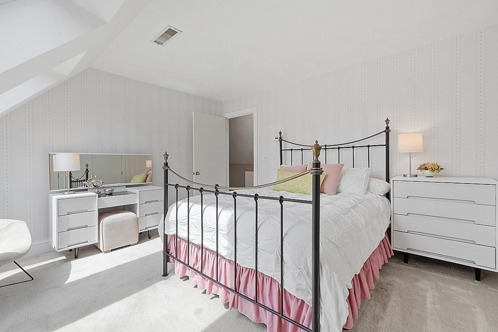 9 Oak Meadow Road Lincoln, MA 01773 - Photo 31 of 41 Gallery Image 31