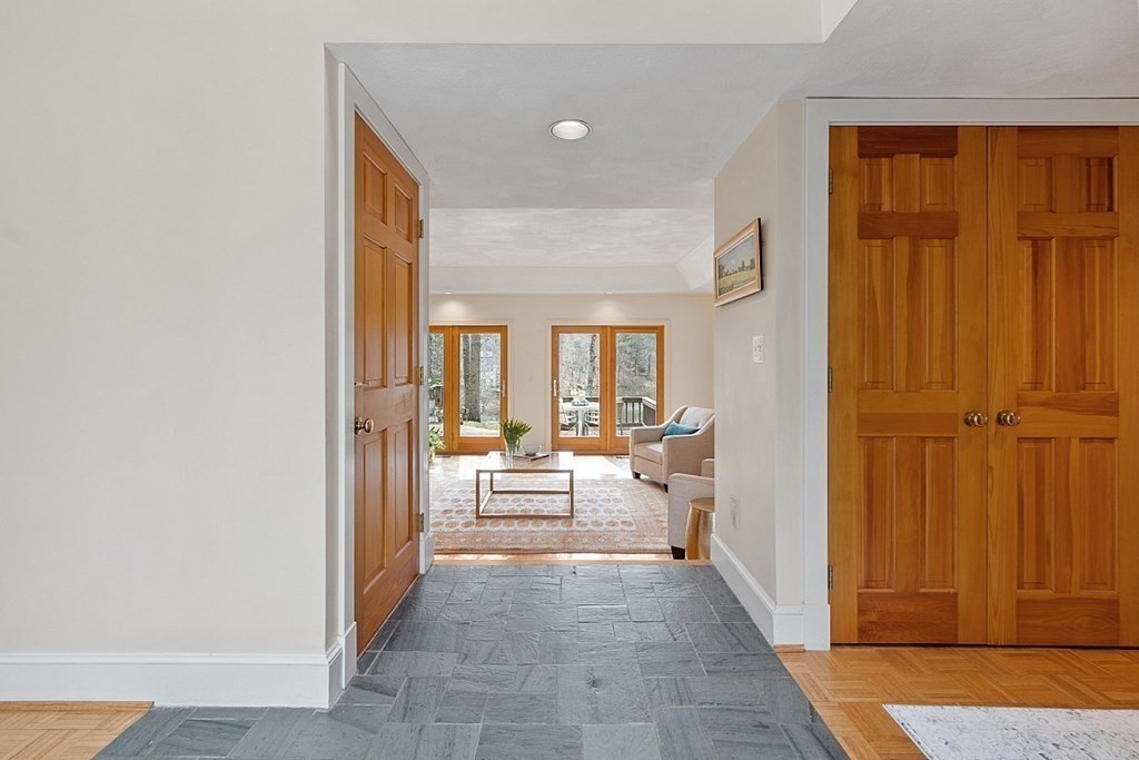 9 Oak Meadow Road Lincoln, MA 01773 - Photo 7 of 41 Gallery Image 7