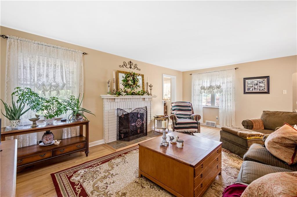 919 Steen Road Bridgeville, PA 15017 - Photo 5 of 21 Gallery Image 5