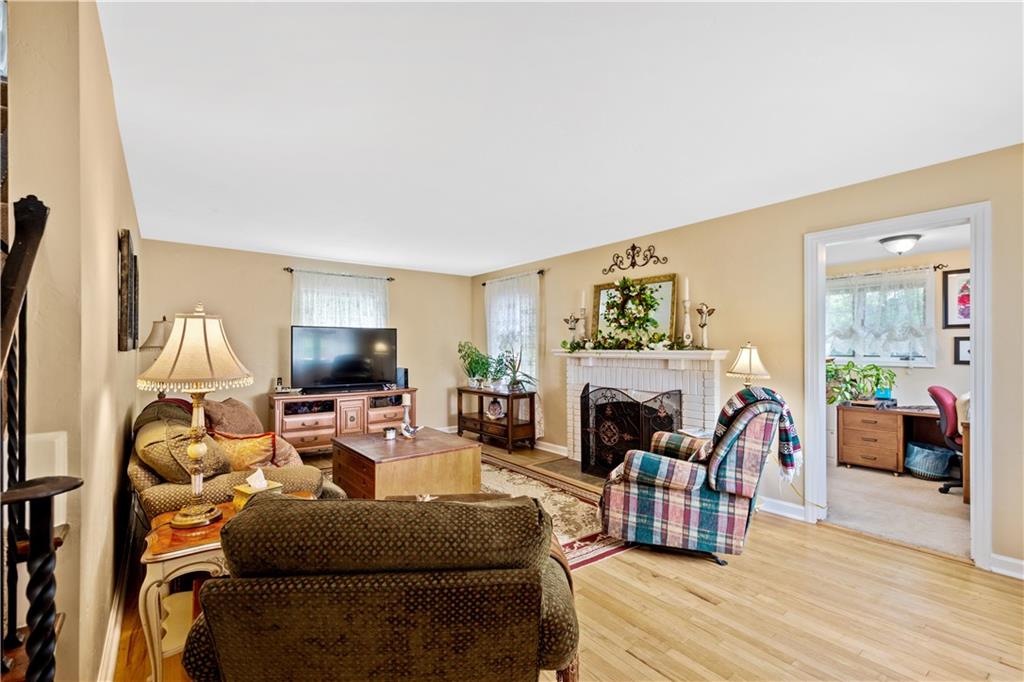 919 Steen Road Bridgeville, PA 15017 - Photo 6 of 21 Gallery Image 6