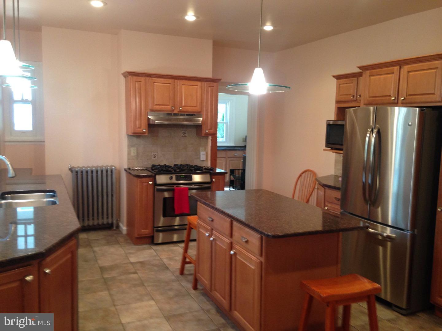6420 Sherwood Road Philadelphia, PA 19151 - Photo 5 of 18 Gallery Image 5
