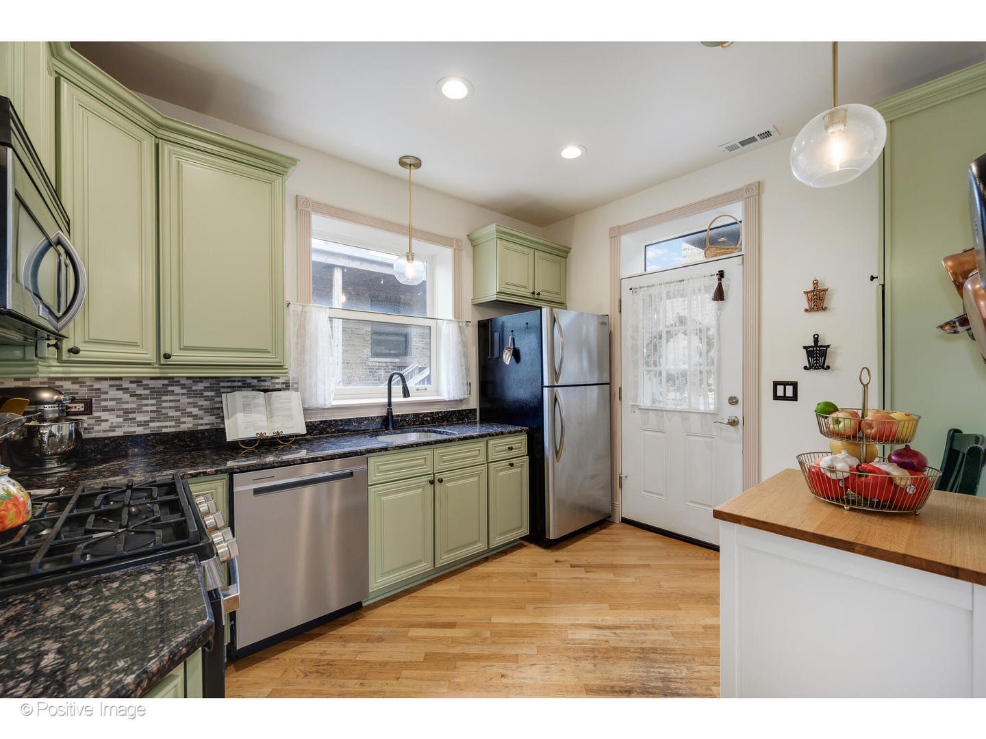 1018 Main Street, Unit 3 Evanston, IL 60202 - Photo 10 of 20