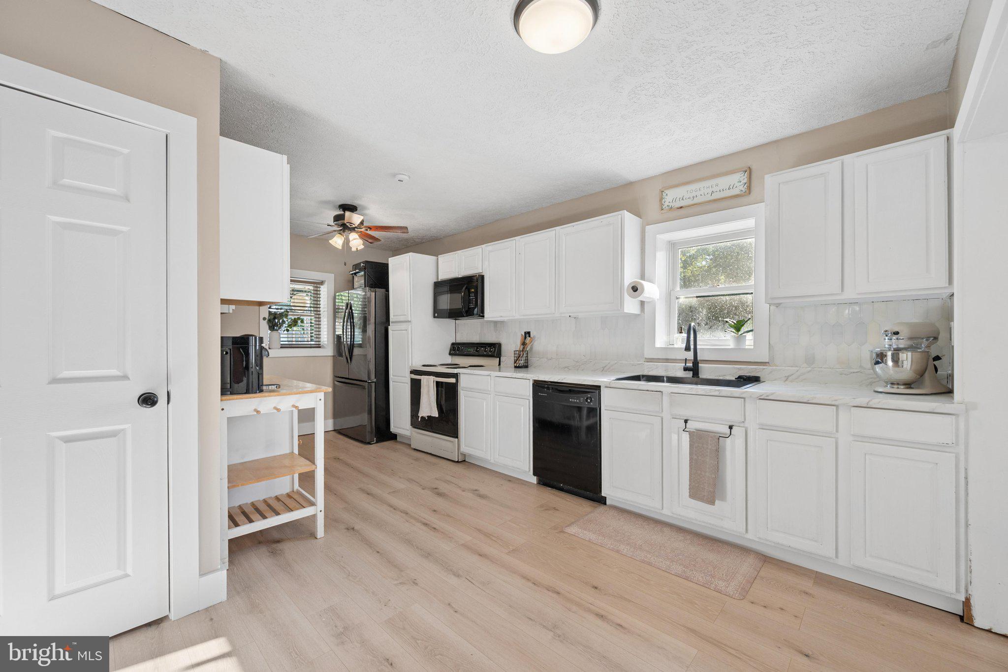 15851 Smith Road Thurmont, MD 21788 - Photo 7 of 59 Kitchen
