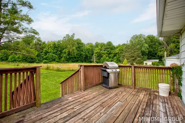 $399,900 | 74721 30th Avenue, Covert, MI 49043