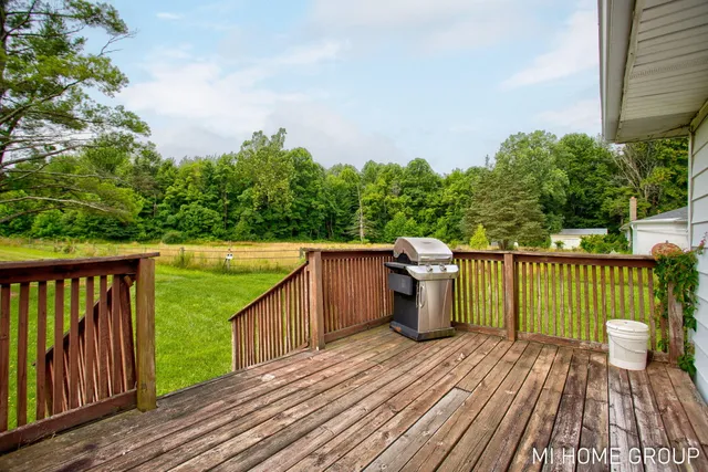 $399,900 | 74721 30th Avenue, Covert, MI 49043