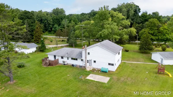 $399,900 | 74721 30th Avenue, Covert, MI 49043