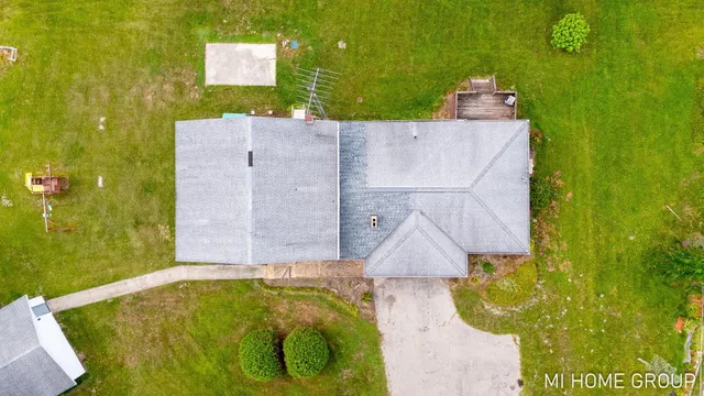 $399,900 | 74721 30th Avenue, Covert, MI 49043