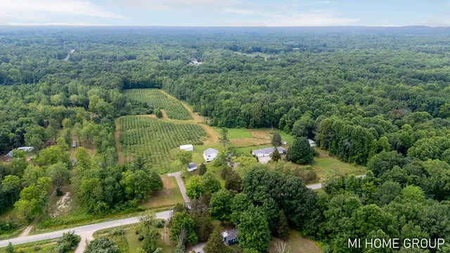 $399,900 | 74721 30th Avenue, Covert, MI 49043