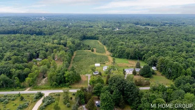 $399,900 | 74721 30th Avenue, Covert, MI 49043