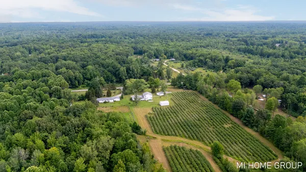 $399,900 | 74721 30th Avenue, Covert, MI 49043