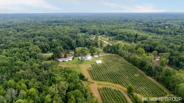 $399,900 | 74721 30th Avenue, Covert, MI 49043