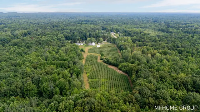 $399,900 | 74721 30th Avenue, Covert, MI 49043