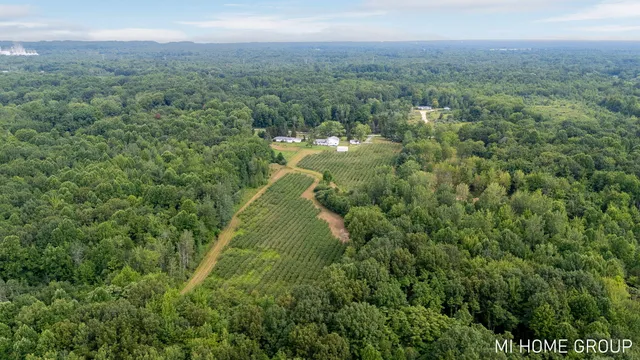 $399,900 | 74721 30th Avenue, Covert, MI 49043