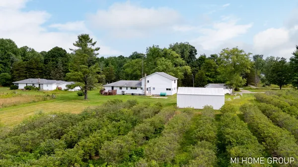 $399,900 | 74721 30th Avenue, Covert, MI 49043