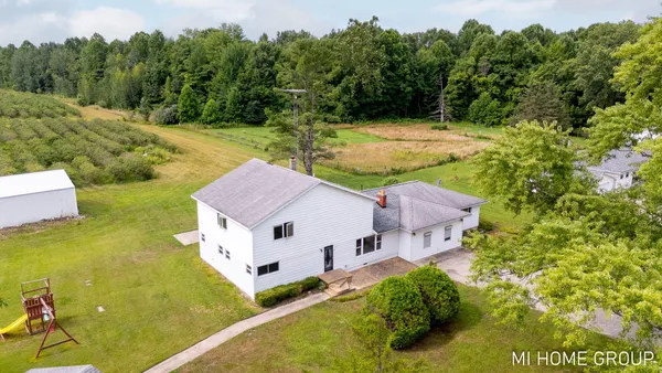 $399,900 | 74721 30th Avenue, Covert, MI 49043