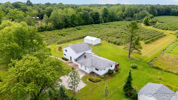 $399,900 | 74721 30th Avenue, Covert, MI 49043