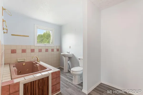 $399,900 | 74721 30th Avenue, Covert, MI 49043