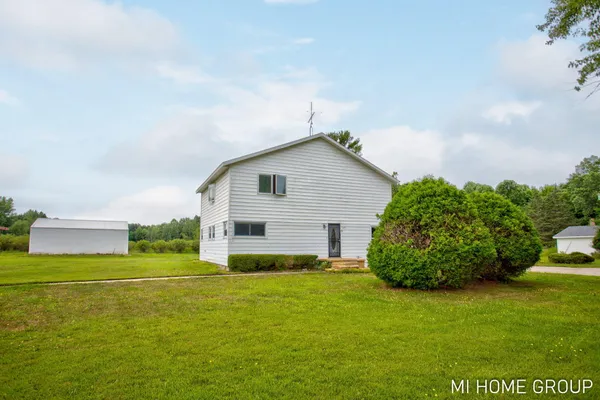 $399,900 | 74721 30th Avenue, Covert, MI 49043