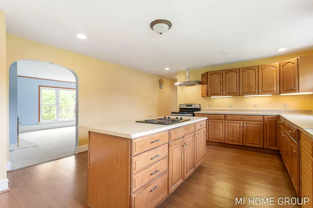 $399,900 | 74721 30th Avenue, Covert, MI 49043