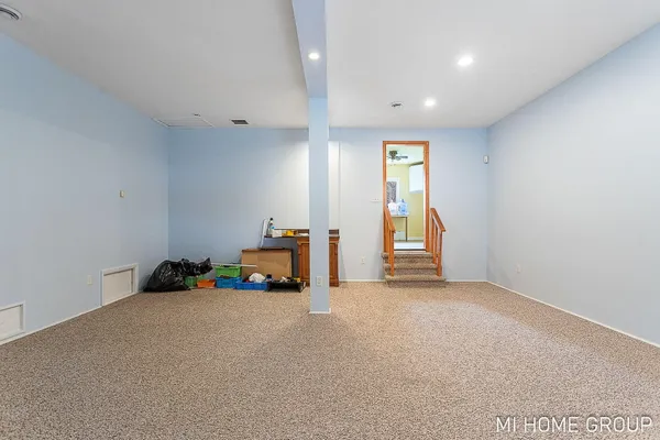 $399,900 | 74721 30th Avenue, Covert, MI 49043