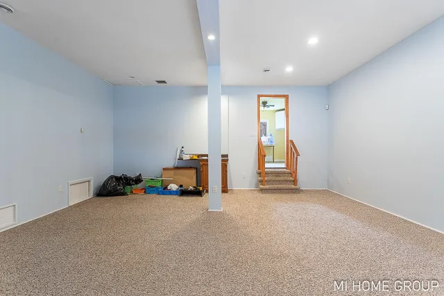 $399,900 | 74721 30th Avenue, Covert, MI 49043