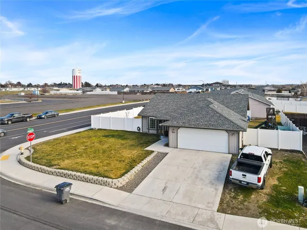 $340,000 | 925 South 11th Avenue, Othello, WA 99344