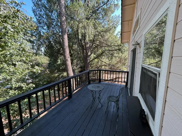 a view of livingroom and hardwood floor