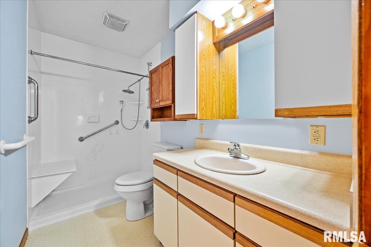 1505 Tennell Road Pekin, IL 61554 - Photo 13 of 25 Gallery Image 13