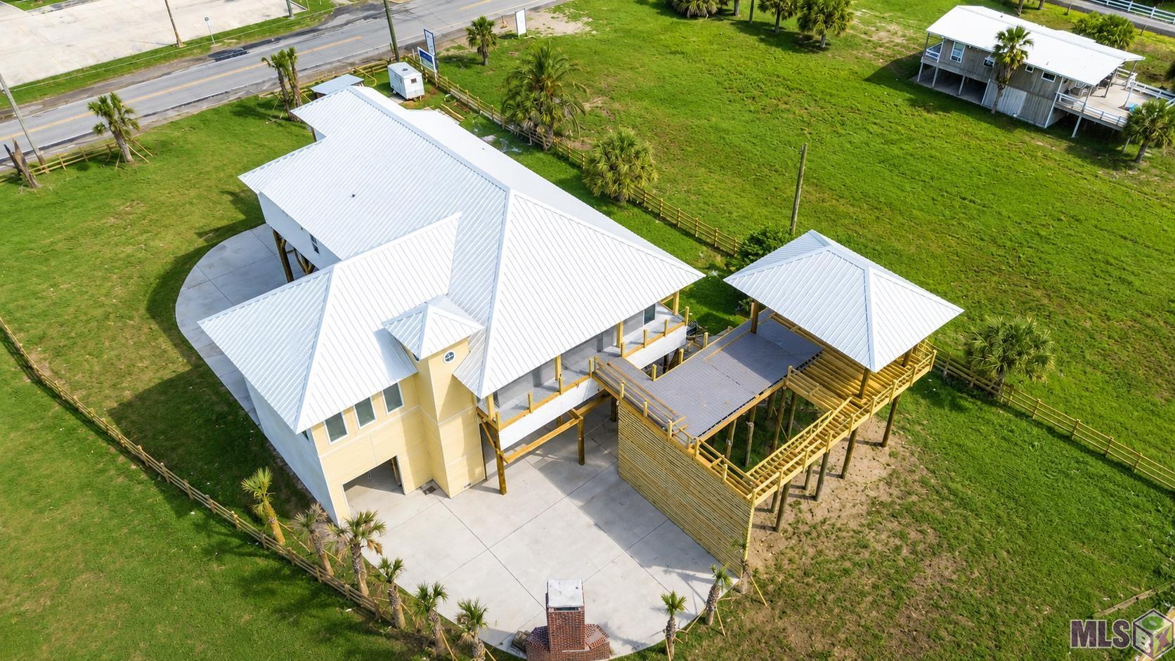 3098 Highway 1 Grand Isle, LA 70358 - Photo 9 of 12
