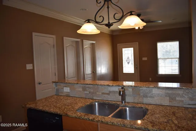 $1,325 | 112 Padre Drive, Broussard, LA 70518